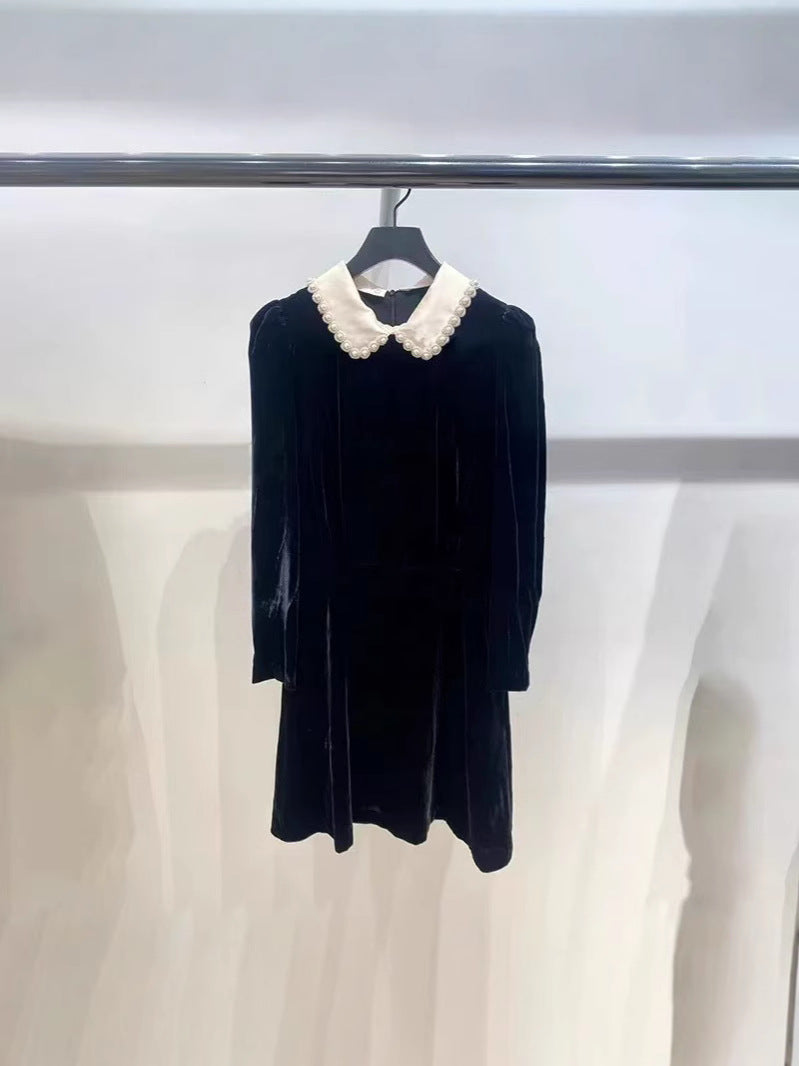 2025 skirt autumn and winter new Hepburn style small black dress velvet removable pearl doll collar dress new