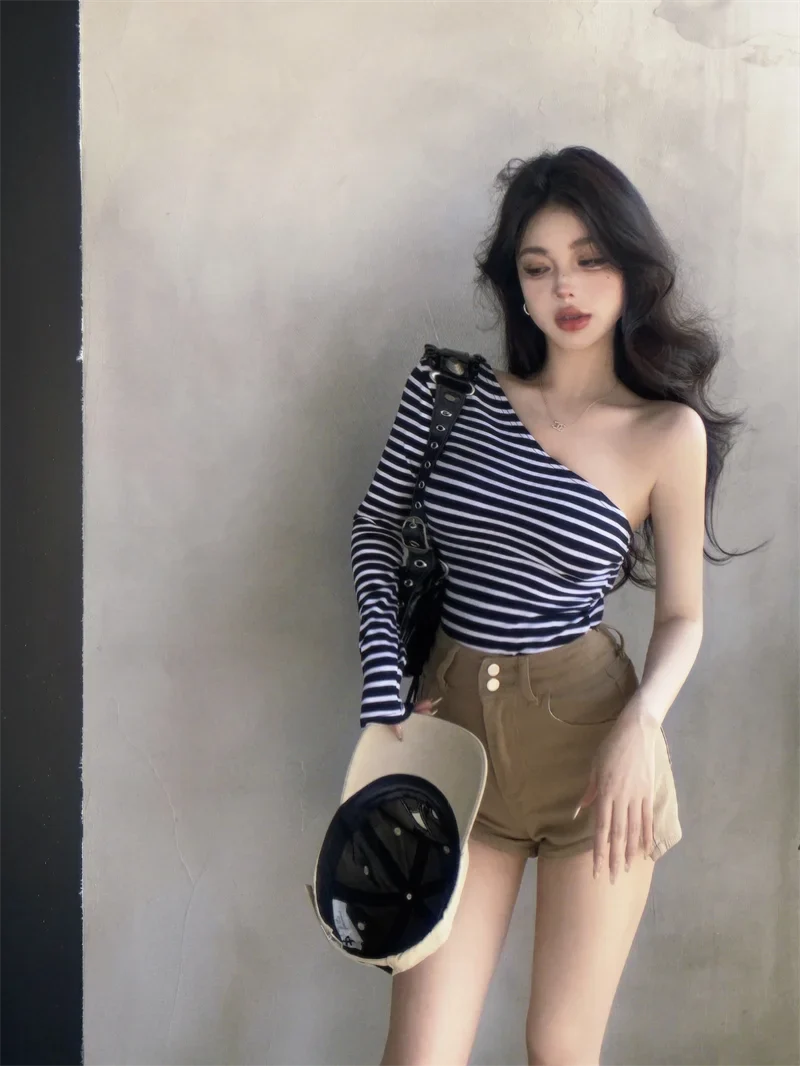 nvxiot - 2024 new black and white striped chest, large waist, pure desire for slim fit, single T-shirt, asymmetrical long sleeved top
