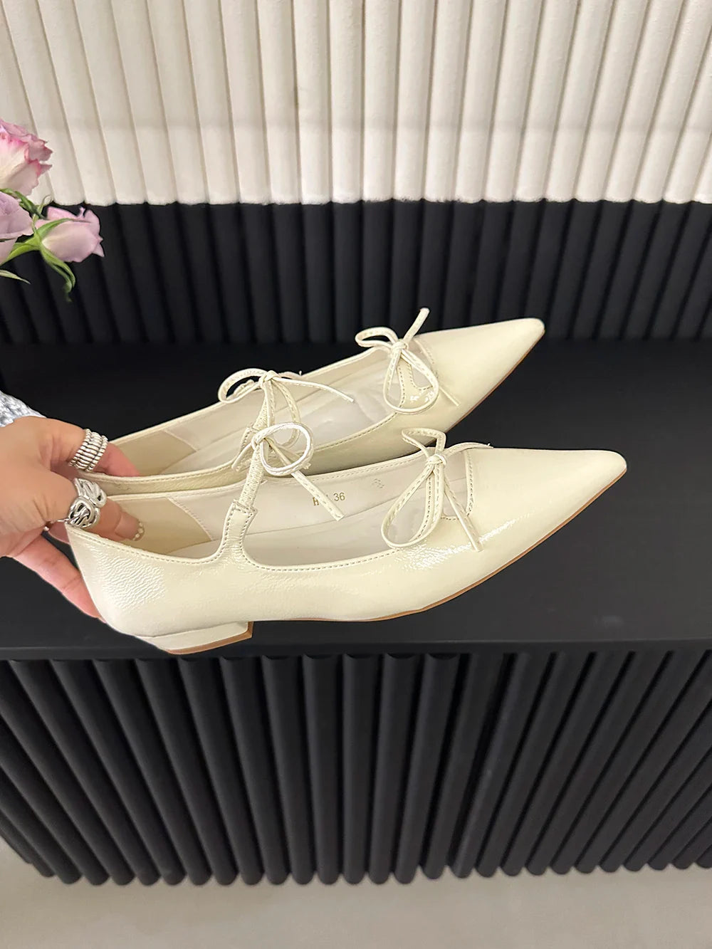nvxiot Pointed Toe Women Loafers Fashion Bow Design Shallow Slip On Black White Red Gold 2024 New Arrivals Caual Size 35-39 Party Pumps