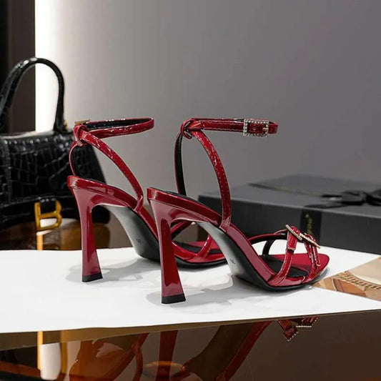 New Summer Open-Toed High Heels Rhinester One-Line Buckle Sandals Patent Leather Women's Shoes Kq8