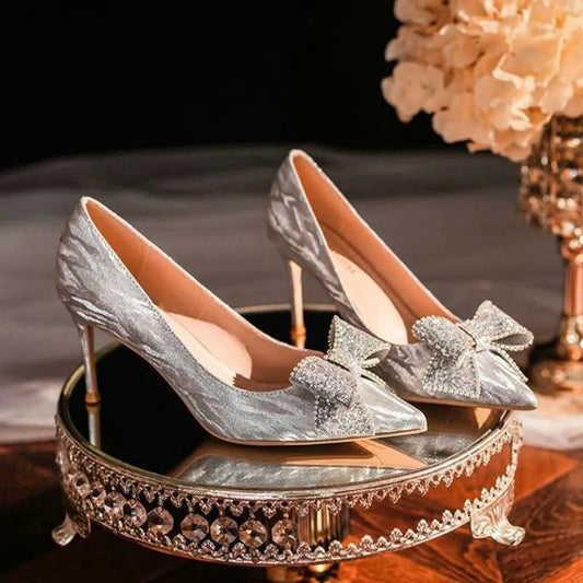 New Bow Crystal Wedding Shoes Thin Heels Pointy Sparkly European Bridesmaid Fashion Champagne Pumps Kq8