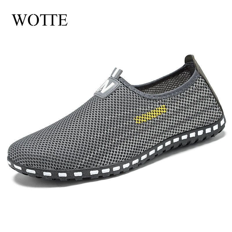 Men Casual Shoes New Spring Summer Breathable Mens Mesh Shoes Slip-On Style Shoes Men Fashion Sneakers Walking Footwear